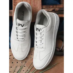 Fashion Victim Men White Solid Sneakers