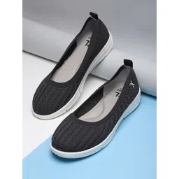 Carlton London sports Women Grey Textured Ballerina Flats