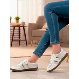 Carlton London sports Women Textured Sneakers