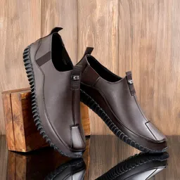 Stylish, Comfortable & Trendy Boots For Men
