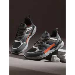 IMPAKTO Men Colourblocked Sneakers