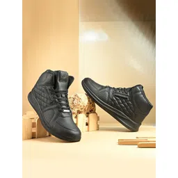 OFF LIMITS Men Sneakers