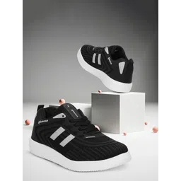 KRAASA Men Textured Sneakers