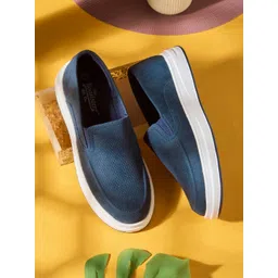 The Roadster Lifestyle Co. Men Lightweight Textured Shoes