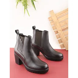 The Roadster Lifestyle Co Women Block-Heeled Chelsea Boots