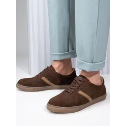 The Roadster Lifestyle Co Men Lightweight Casual Sneakers