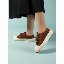 Theater Women Sneakers