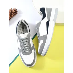The Roadster Lifestyle Co. Men Colourblocked Round Toe Sneakers