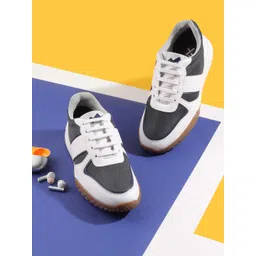 Metro Men Sneakers