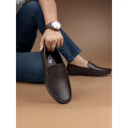 Bonexy Men Brown Canvas Sneakers