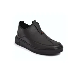 Obot Men Slip-On Sneakers