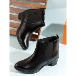 PLANET WALK Women Chelsea Boots