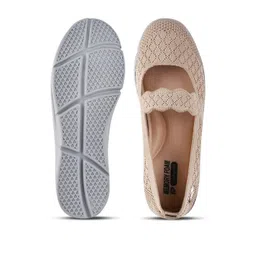 Dollphin Women Beige Sports Shoes