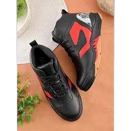 glitchez Men Colourblocked Sneakers