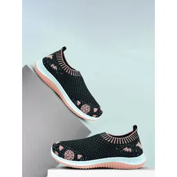 WALKLINE Women Slip-On Walking Shoes