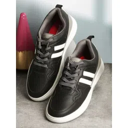 The Roadster Lifestyle Co Men Lightweight Casual Sneakers