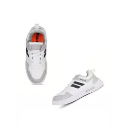 DRACKFOOT Men Colourblocked Sneakers