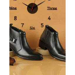 Metro Women Pointed Toe Mid-Top Regular Boots