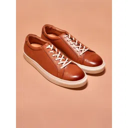 dmodot Men Leather Sneakers