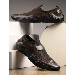 LEEPEETER Men Slip-On Sneakers