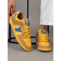 RUN SEVEN Men PU Sneakers