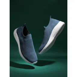 glitchez Men Textured Slip-On Sneakers