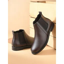 The Roadster Lifestyle Co Men Textured Round Toe Slip On Block Heeled Chelsea Boots