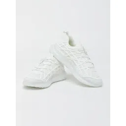 Snitch Men White Textured Sneakers
