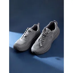 FILA BREEZY Men Textured Lace-Ups Sneakers