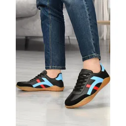 Erix Men Casual Sneakers