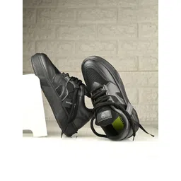 KASTAVA Men Sneakers