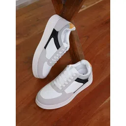 Goldstar Men Colourblocked Lace Ups Sneakers