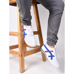 SELFIEE Men White Casual Shoes