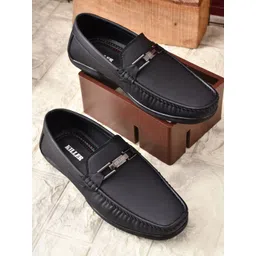 Killer Men Striped Sneakers