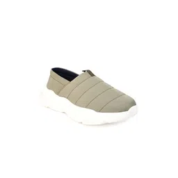 The Roadster Lifestyle Co Women Round Toe Slip-On Sneakers
