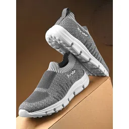 BIRDE Men Woven Design Round Toe Slip-On Sneakers Shoes