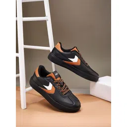 Campus Men Colourblocked Sneakers