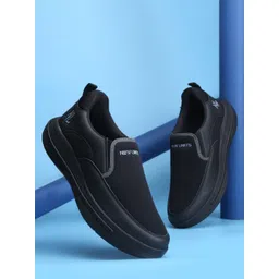 NEW LIMITS Men Lightweight Round Toe Slip-On Sneakers