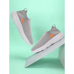 SPRENGE Men Textured Slip On Sneakers