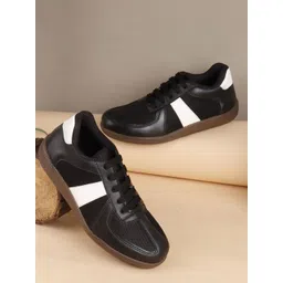 ZAPATOZ Women PU Sneakers