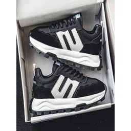 Robbie Jones Men Colourblocked PU Sneakers