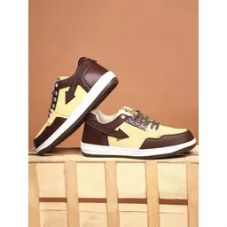 CLOG LONDON Men Colourblocked Sneakers