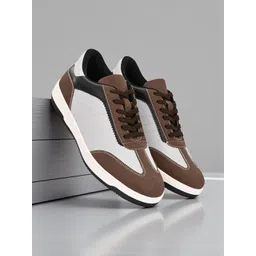 Mactree Men Colourblocked Lace Ups Sneakers