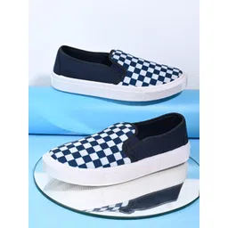 Styli Men Navy Blue Checkerboard Round Toe Comfort Insole Slip-On Sneakers