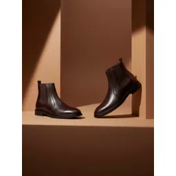 The Roadster Lifestyle Co Men Textured Round Toe Slip-On Chelsea Boots