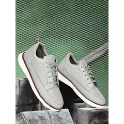 Groofer Men Sneakers