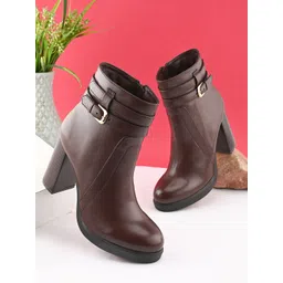 The Roadster Lifestyle Co Women Block Heeled Ankle Boots