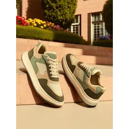 Layasa Men Lightweight Sneakers