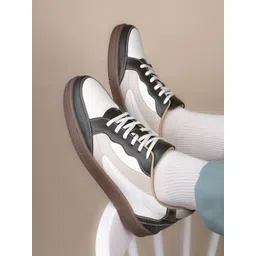 The Roadster Lifestyle Co. Men Colourblocked Comfort Insole Sneakers