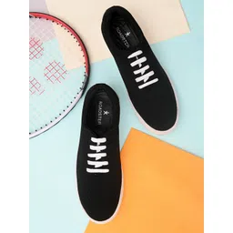 Roadster Men Black Solid Casual Sneakers